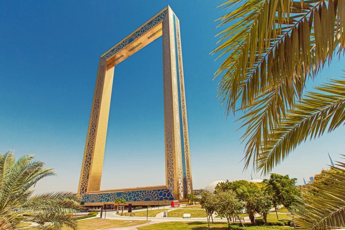 圣地亚哥·卡拉特拉瓦公布了迪拜标志性瞭望塔建筑的最新详情-搜建筑网