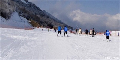 九鼎山休闲滑雪一日游，成都出发
